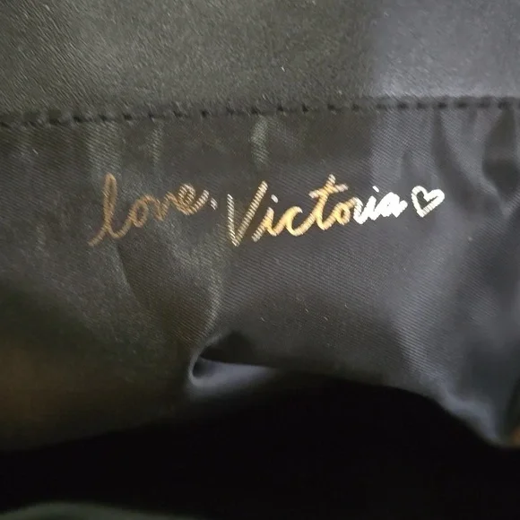 Victoria's Secret Canvas Red and Black Tote Bag Overnight Work Bag Storage - Picture 4 of 8